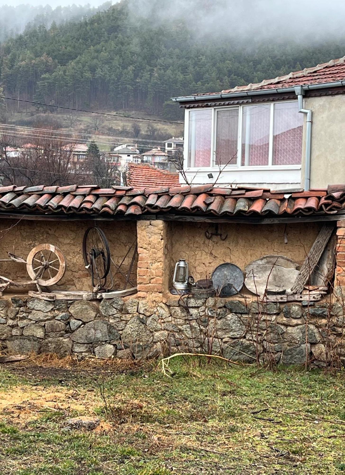 Къща Христини Hotel Kalofer Exterior foto